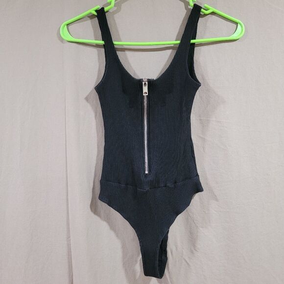 Makers of dreams size XS ribbed black zip front tank bodysuit - Picture 1 of 6